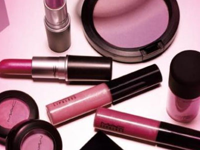 Φυσικά ή χημικά καλλυντικά