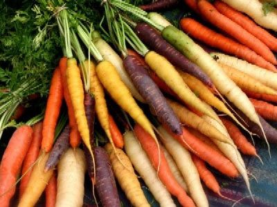 Βάλτε πορτοκαλί και σκούρο πράσινο στο πιάτο σας