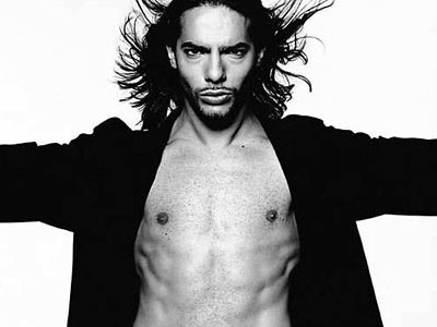 Οι χορευτές γοητεύουν τις γυναίκες