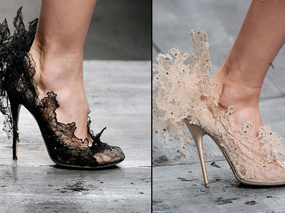 Δαντέλα και στα παπούτσια