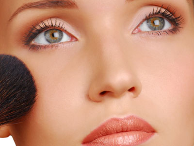 Η επανάσταση του φυσικού μακιγιάζ