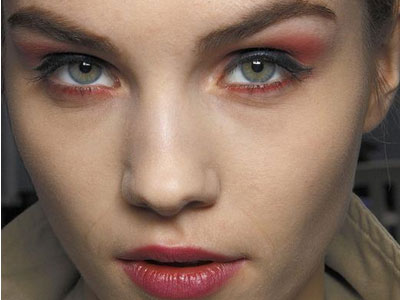 Ρίξε κρασί στο νεσεσέρ σου