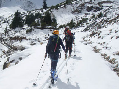 Μαία έκανε σκι 6 χλμ για να βοηθήσει έγκυο