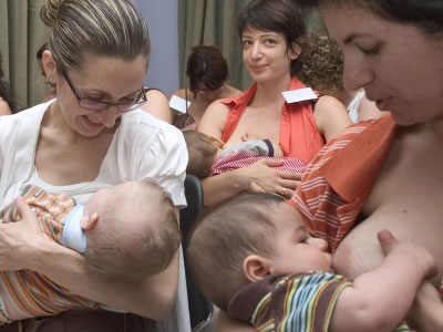 Ο θηλασμός κάνει καλό και στη μητέρα