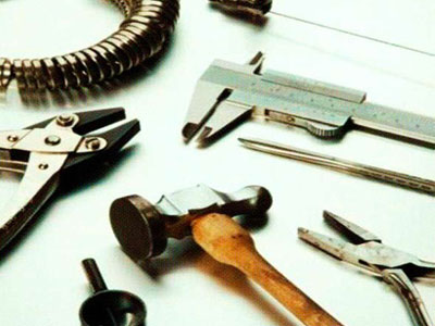 Επισκεφθείτε τα «Tools»