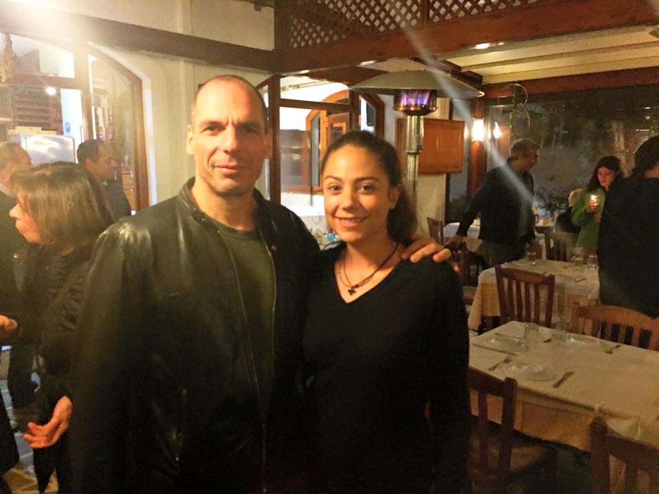 Η Χριστίνα Ορφανάκη, περιχαρής με τον υπουργό Οικονομικών...