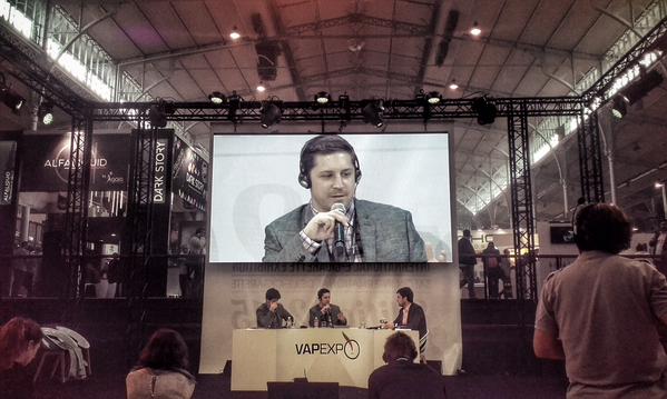 Ομιλία του Aaron Biebert σε διεθνές φόρουμ στο Παρίσι