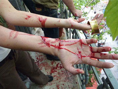 «Ζέσταινε τα καρφιά πριν τα μπήξει στο σώμα μου»