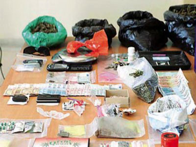 Εξαρθρωση κυκλώματος όπλων και ναρκωτικών