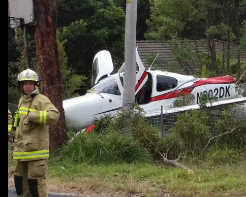Τα σωστικά συνεργεία παρέλαβαν τους επιβαίνοντες σώους και αβλαβείς...