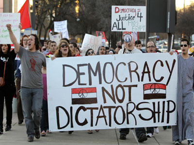 «Στην Αίγυπτο κυριαρχεί μια δημοκρατία του φόβου»