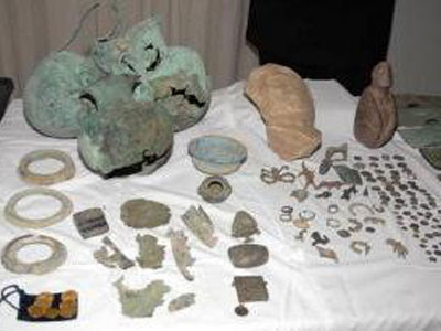 Συνέλαβαν αρχαιοκάπηλο “πιστολέρο”