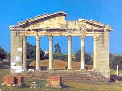 «Θάβουν» την ελληνική κληρονομιά στη Νότιο Αλβανία