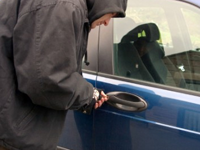 Συνελήφθη ο διαρρήκτης… 73 αυτοκινήτων!