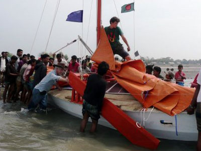 Πνίγηκαν 35 άνθρωποι από ανατροπή βάρκας στο Μπαγκλαντές