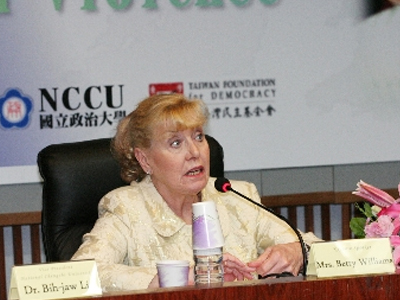 Ομιλία της νομπελίστριας Betty Williams στο Πάντειο Πανεπιστήμιο