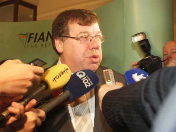 Ιρλανδία: παραμένει ηγέτης του κυβερνώντος κόμματος ο Κόουεν