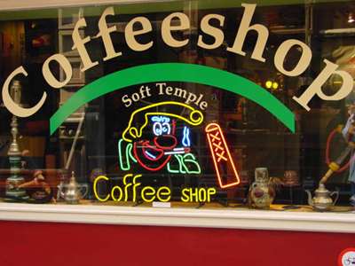 Ολλανδία: «Πόρτα» για τους τουρίστες στα «coffee shop»