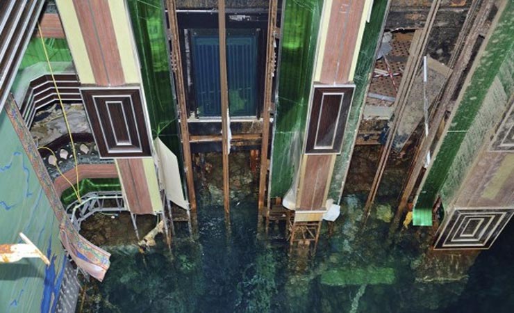 Οι εσωτερικοί χώροι του Costa Concordia, πλημμυρισμένοι