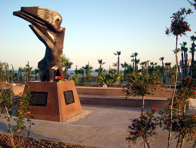 Μνημείο στη Λάρνακα της Κύπρου, για τη γενοκτονία των Αρμενίων
