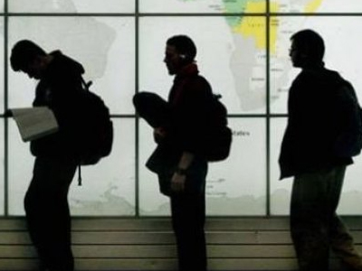 Εισαγγελική παρέμβαση για τους ανασφάλιστους αλλοδαπούς στα ξενοδοχεία