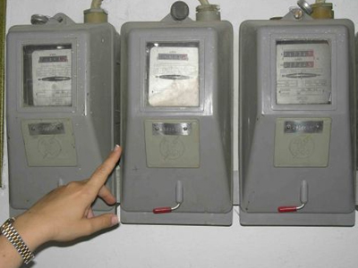 Υπάλληλος της ΔΕΗ ζήτησε χρήματα για να «σβήσει» παράβαση