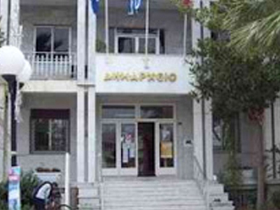 Νεαρός εν εξάλλω απείλησε ότι θα κάψει το Δημαρχείο της Νέας Ιωνίας Βόλου