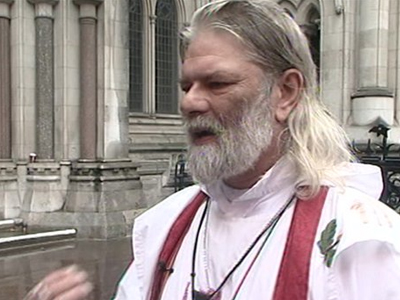 Σύγχρονος δρουίδης απαιτεί σεβασμό στους προγόνους!