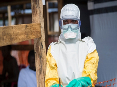 Οι Γιατροί Χωρίς Σύνορα τοποθετούνται για την επιδημία του Έμπολα