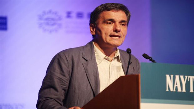 Διαψεύδει ο Τσακαλώτος τα περί αναφοράς του σε πακέτο διάσωσης