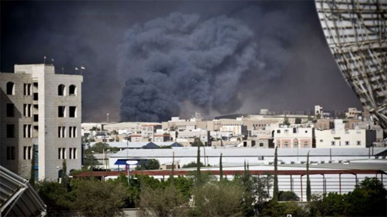 Δεκάδες νεκροί από βομβαρδισμούς στην πόλη Άντεν της Υεμένης