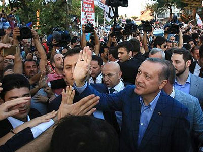 Θριαμβευτική νίκη Ερντογάν από τον α’ γύρο των προεδρικών εκλογών