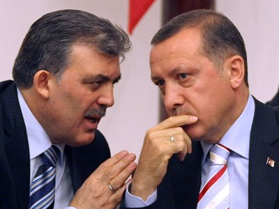 Σε ανασχηματισμό προχωρά ο Ερντογάν -ζητούν και τη δική του παραίτηση!