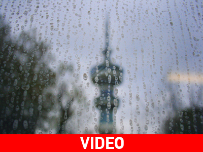 Άνοιξαν οι ουρανοί στη Θεσσαλονίκη