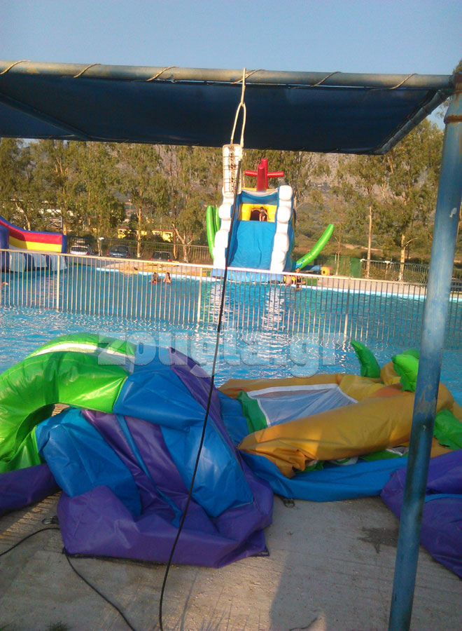 Ηλεκτρικά καλώδια πεταμένα και στο βάθος... παιδιά