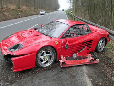 Θυσίασε τη Ferrari για να σώσει τον σκαντζόχοιρο!