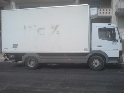 Έκλεβαν και διέλυαν δεκάδες οχήματα και φορτηγά