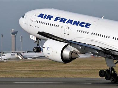 Το πλήρωμα αεροσκάφους ζήτησε… δανεικά από τους επιβάτες για τα καύσιμα!