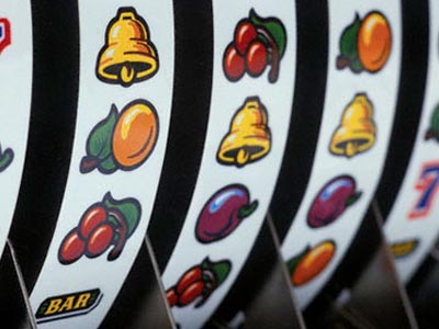 Κατασχέθηκαν «φρουτάκια» στον Άγιο Παντελεήμονα