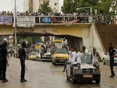 Άγρια επεισόδια με νεκρούς διαδηλωτές στη Γουινέα