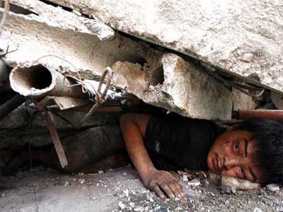 Νεκρούς, τραυματίες και ξεσπιτωμένους αφήνει πίσω του ο σεισμός της Κίνας