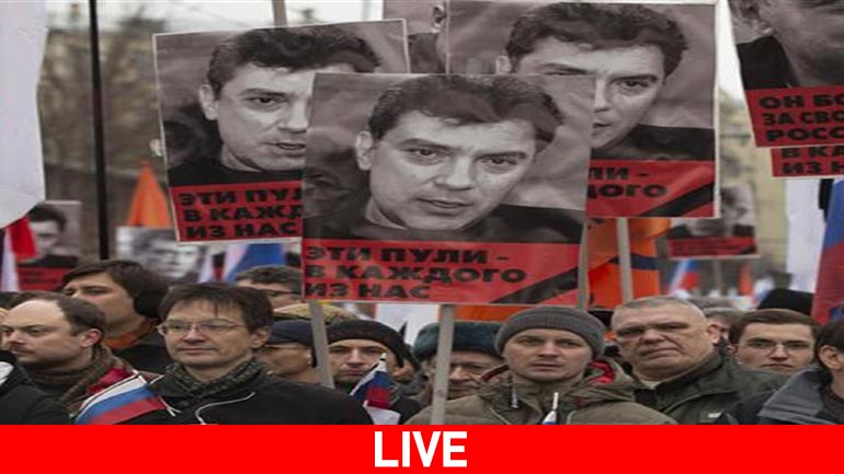 Χιλιάδες Ρώσοι συμμετέχουν στην πορεία μνήμης για τον Νεμτσόφ