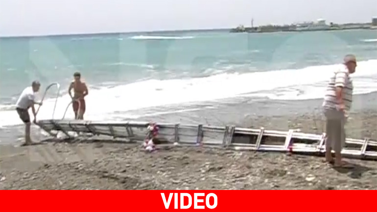 Στη θάλασσα κατέληξε η ράμπα αναπήρων σε παραλία της Ιεράπετρας
