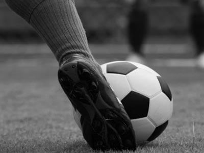 Θρήνος στη Σύρο με 40χρονο που ξεψύχησε στο γήπεδο