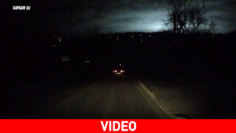 Περίεργη λάμψη στον ουρανό κάνει τη νύχτα μέρα στη Ρωσία