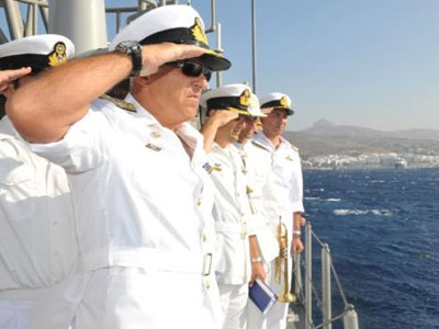 Στρατιωτικές τιμές για τον εορτασμό της Κοιμήσεως της Θεοτόκου