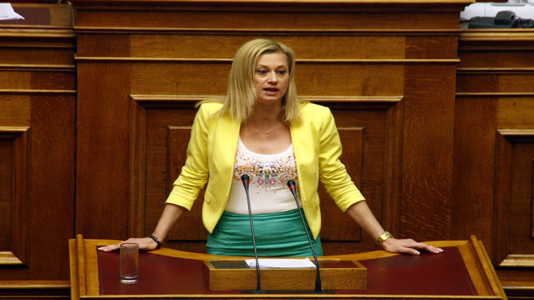 Η Ραχήλ Μακρή ανακοινώνει την προσχώρησή της στη Λαϊκή Ενότητα