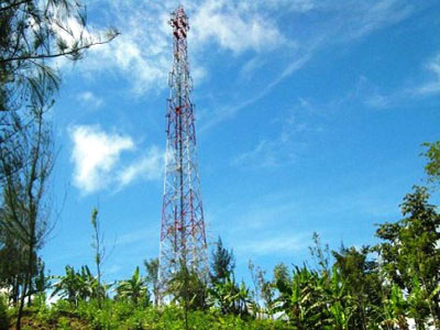 Ινδία: Οι ηλιακοί πύργοι κινητής τηλεφωνίας στη μάχη κατά της φτώχειας