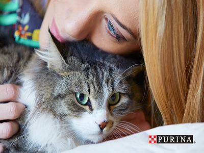 Η γάτα της Τζένης Θεωνά «tweetάρει»!