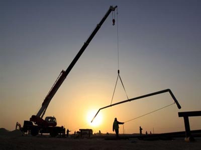 «Οι κερδοσκόποι φταίνει για την πτώση της τιμής του πετρελαίου»